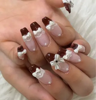 ネイル シオリ ⪩⪨のネイルデザイン