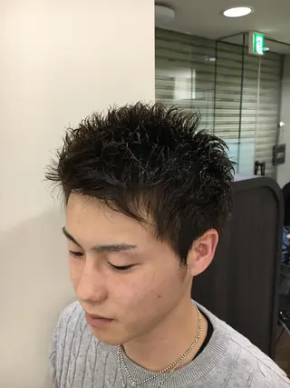ショート パーマ メンズ 高橋 隼汰のヘアスタイル