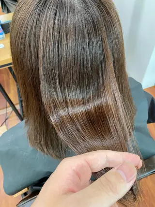 セミロング GRANLUSSO 岡山駅前 ビックカメラ5階所属・岡本 智次のヘアスタイル