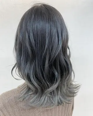 セミロング 透明感ハイライト◎ 伊藤夏海のヘアスタイル