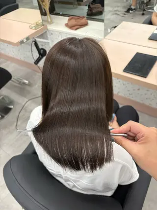 ミディアム 綾乃／デザインカラー ／ハイトーン／ボブのヘアスタイル