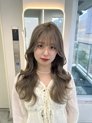 ロング maya レイヤーカットのヘアスタイル