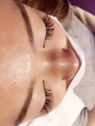 マツエク・マツパ しもかわ かほのヘアスタイル