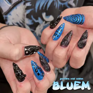 ネイル BLUEM なな🐶のネイルデザイン