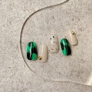 ミディアム MAXKELLY KAORIのネイルデザイン