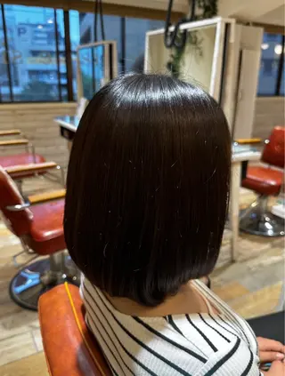 ミディアム 岡本 葵のヘアスタイル