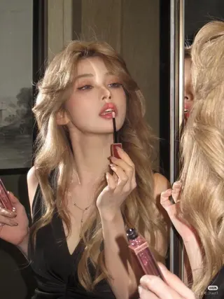 ロング カラー ヘアアレンジ 艶髪ハイトーンカラー 渋谷🎀ririkaのヘアスタイル