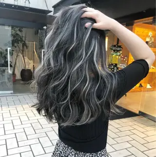 カラー 髙橋 美妃のヘアスタイル
