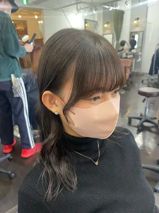 ミディアム 難波 茜のヘアスタイル
