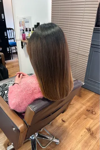 セミロング flower所属・原田 歩実のヘアスタイル