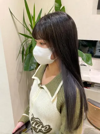 ロング カラー 青髪特化🩵ブリーチ ハッシュカットのヘアスタイル