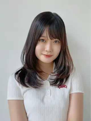 ミディアム 市吉 杏奈のヘアスタイル