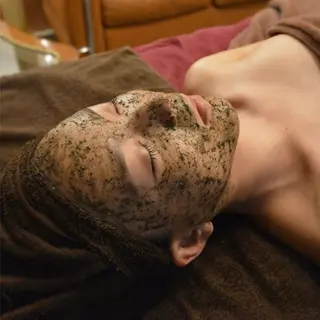 【産毛・眉毛ケア＆肌質改善サロン】＊BiBi＊beautysalon所属・眉･産毛専門BiBi 糸脱毛スレッティングのエステ・リラクイメージ