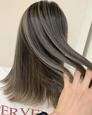 セミロング カラー パーマ ヘアアレンジ 【公式】amble luxe池袋東口🩷のヘアスタイル