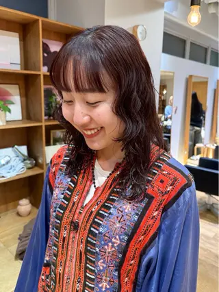 ミディアム パーマ 大橋 芽衣のヘアスタイル