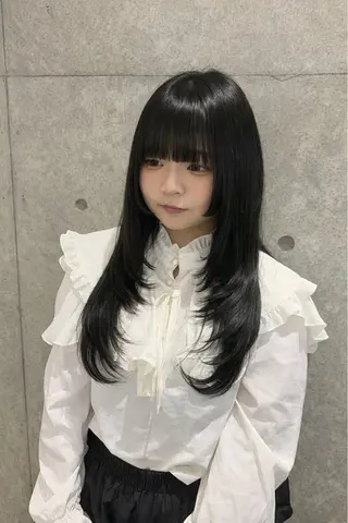 ロング 南 菜花のヘアスタイル