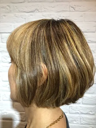 ショート カラー 八木 文子のヘアスタイル