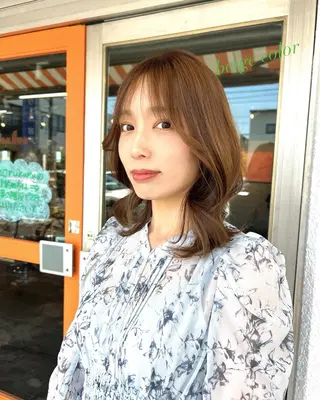 ミディアム shiho/レイヤー /透明感カラーのヘアスタイル