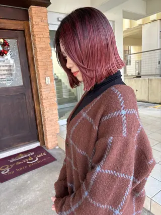 ミディアム カラー grand juteのヘアスタイル