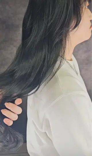 ロング カラー ROCOS assaut'w所属・HARUNA はるなのヘアスタイル