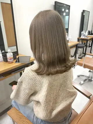 ミディアム カラー ヘアアレンジ 🌷FUKA🌷 まろやかハイトーンのヘアスタイル