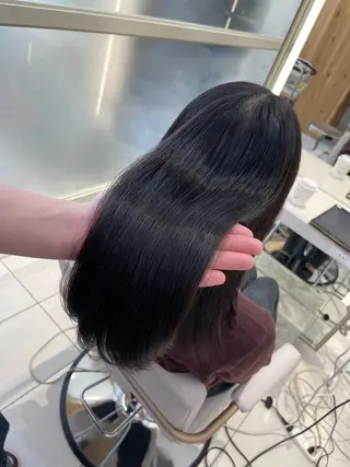 セミロング 𝐑𝐞𝐨/透明感 𝐜𝐨𝐥𝐨𝐫のヘアスタイル