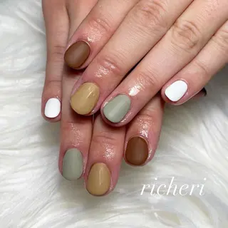 ミディアム ネイル richeri beautyのネイルデザイン