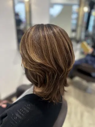 ミディアム 花澤 文子のヘアスタイル