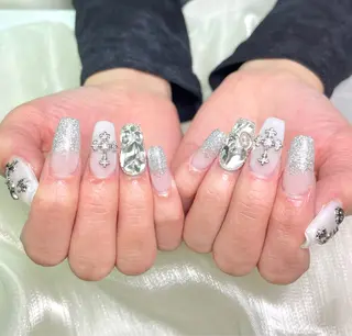 ネイル アヤメネイル 最新チップスカルプのネイルデザイン