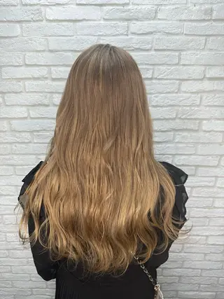 ロング カラー 徳永 綾華のヘアスタイル