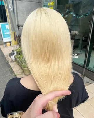 ミディアム カラー メンズ JuNブリーチに 縮毛矯正するプロのヘアスタイル