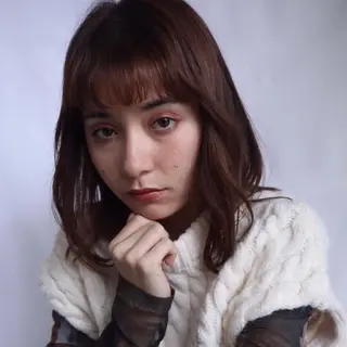 ミディアム 髙井 麻帆のヘアスタイル