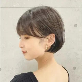 ショート mina / 透明感ベージュカラーのヘアスタイル