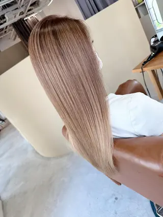 セミロング 髪質改善カラー特化 ルイス奈良のヘアスタイル