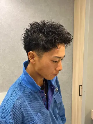 パーマ メンズ メンズパーマ、スパ イキー、上野星也のヘアスタイル