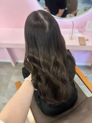 ロング カラー 𝑴𝒊𝒌𝒖💝 透明感モテカラーのヘアスタイル