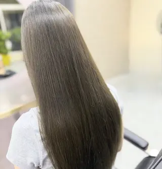 ロング ✨艶髪ストレート✨ ✨透明感カラー✨のヘアスタイル