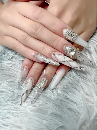 ネイル シェヌネイル JURAのネイルデザイン