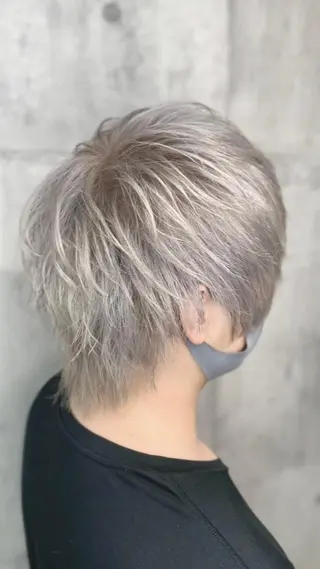 メンズ mimiiy梅田 中崎町ハイトーンのヘアスタイル