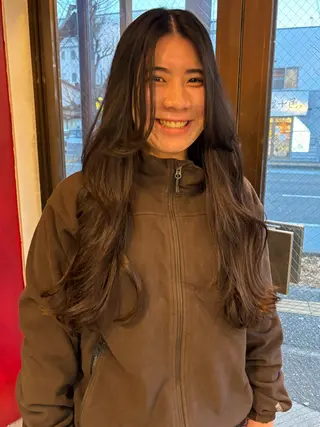 ロング 小日向 沙織のヘアスタイル