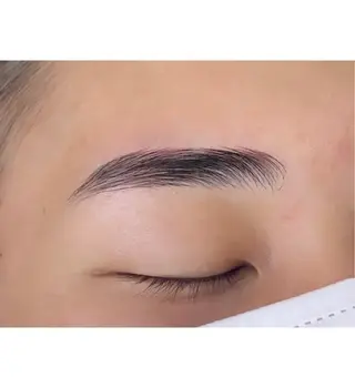 アイブロウ ami eye&nail所属・小林 亜美のマツエク・マツパデザイン