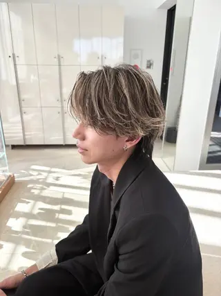 ショート メンズバレイヤージュ 斉藤春のヘアスタイル