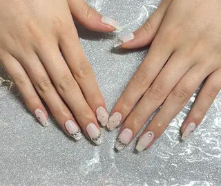 ネイル VIERU 🌈🎀💖のネイルデザイン