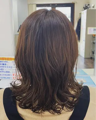 ミディアム 安井 友紀子のヘアスタイル