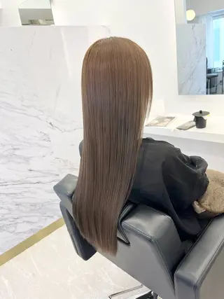 ロング カラー IRESU札幌駅南口店所属・IRESU ヤマウチリセのヘアスタイル