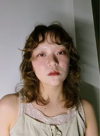 セミロング カラー パーマ 安丸 結夏のヘアスタイル