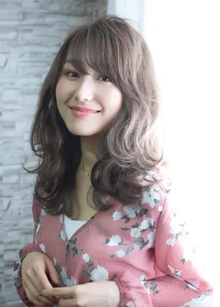 ミディアム 大嶋 伸吾のヘアスタイル