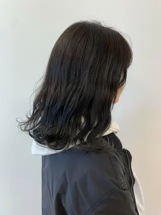 ミディアム カラー 顔まわりカット✄ ベージュカラー🧸のヘアスタイル