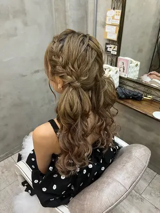 ロング ヘアアレンジ 艶髪/ハイトーン/ ヘアセット/モエノのヘアスタイル