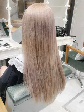 ロング カラー 𝐍𝐚𝐧𝐚{ 髪質改善/ハイトーンのヘアスタイル